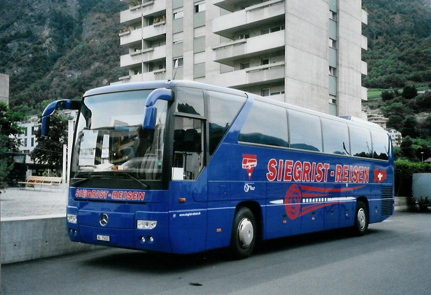 (110'412) - Siegrist, Eiken - Nr. 37/AG 15'622 - Mercedes am 16. August 2008 beim Bahnhof Visp