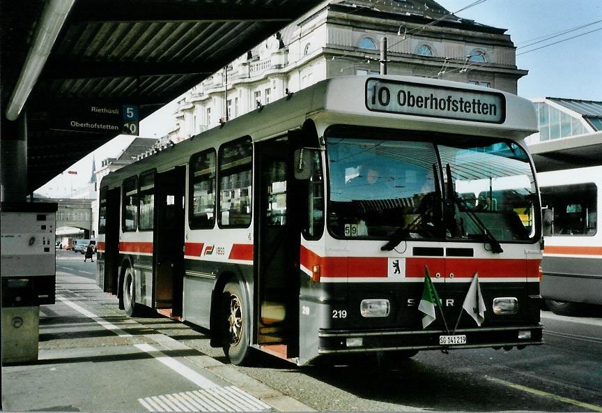 (111'607) - VBSG St. Gallen - Nr. 219/SG 141'219 - Saurer/Hess am 13. Oktober 2008 beim Bahnhof St. Gallen