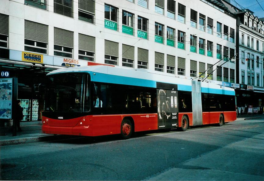 (111'914) - VB Biel - Nr. 59 - Hess/Hess Gelenktrolleybus am 10. November 2008 in Biel, Guisanplatz