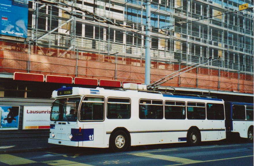 (113'122) - TL Lausanne - Nr. 726 - FBW/Hess Trolleybus am 22. Dezember 2008 in Lausanne, Rue Neuve