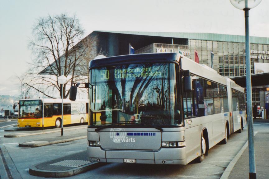 (113'421) - AAGR Rothenburg - Nr. 28/LU 15'041 - Scania/Hess am 26. Dezember 2008 beim Bahnhof Luzern