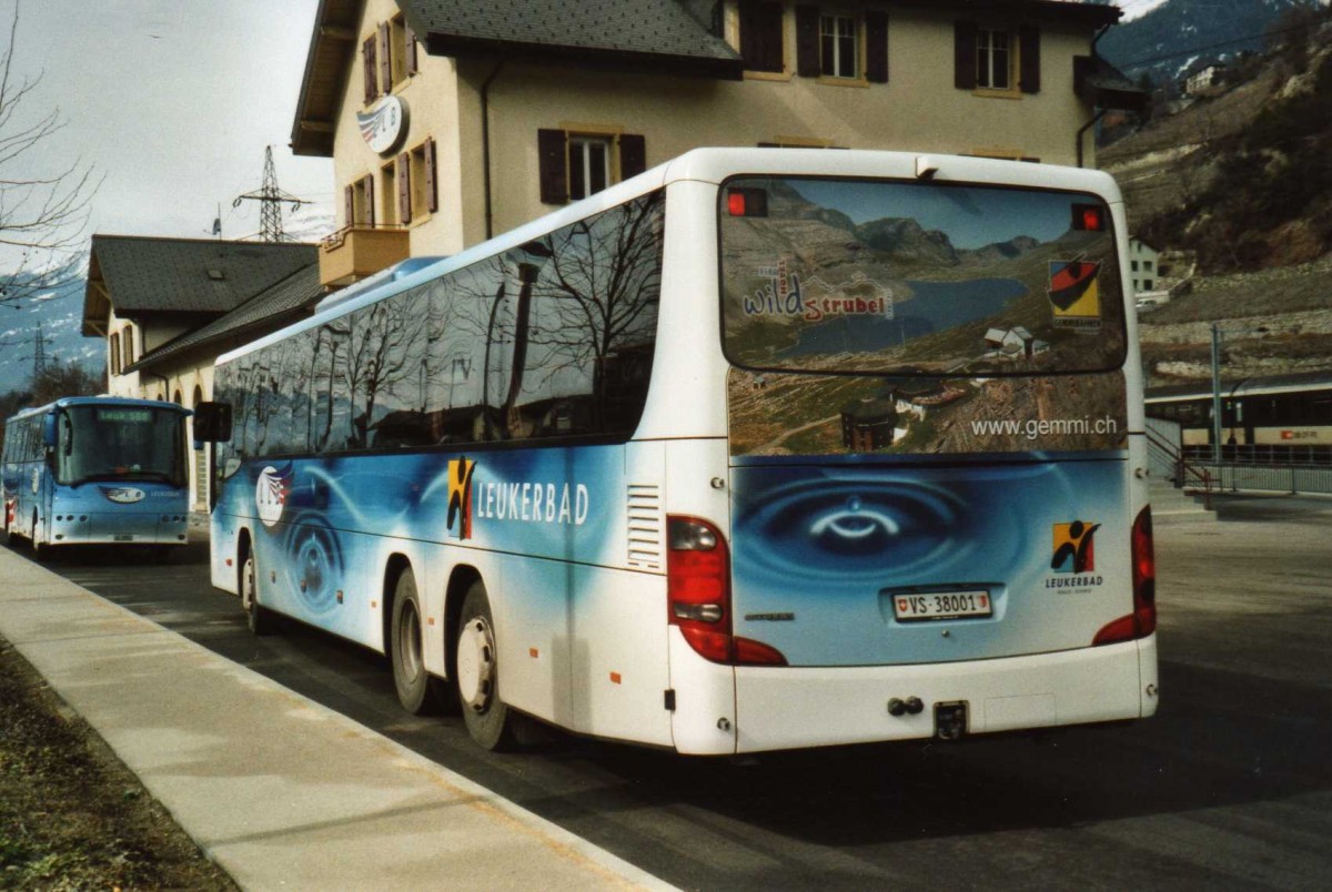 (114'629) - LLB Susten - Nr. 1/VS 38'001 - Setra am 1. Mrz 2009 in Leuk, Garage