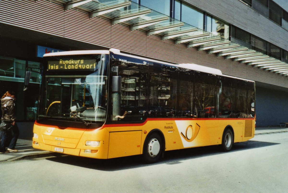 (115'119) - Gessinger, Bad Ragaz - SG 8757 - MAN/Gppel am 14. Mrz 2009 beim Bahnhof Landquart