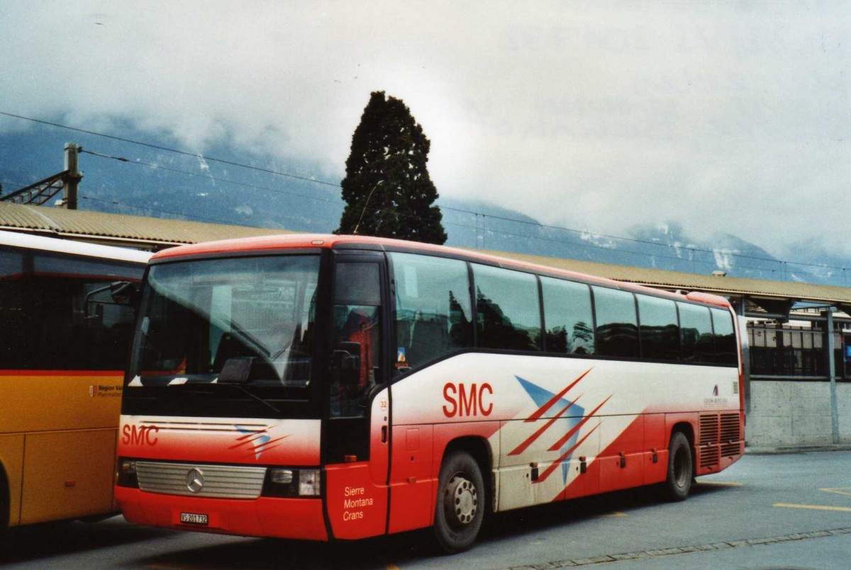 (115'531) - SMC Montana - Nr. 32/VS 201'732 - Mercedes am 30. Mrz 2009 beim Bahnhof Sierre