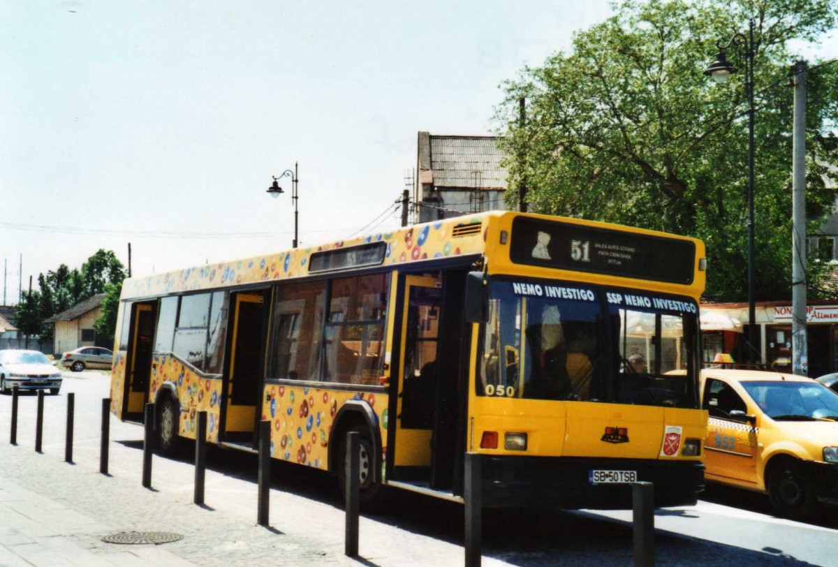 (116'810) - Tursib, Sibiu - Nr. 50/SB 50 TSB - MAZ am 27. Mai 2009 beim Bahnhof Sibiu