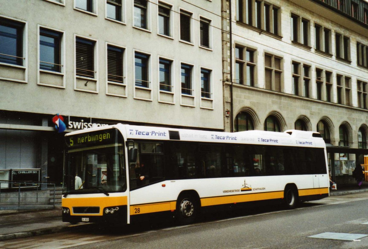 (117'224) - VBSH Schaffhausen - Nr. 28/SH 38'028 - Volvo am 6. Juni 2009 beim Bahnhof Schaffhausen