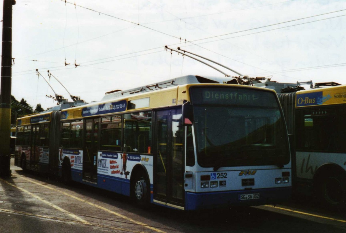 (118'104) - SWS Solingen - Nr. 252/SG-SW 352 - Van Hool Gelenktrolleybus am 5. Juli 2009 in Solingen, Betriebshof