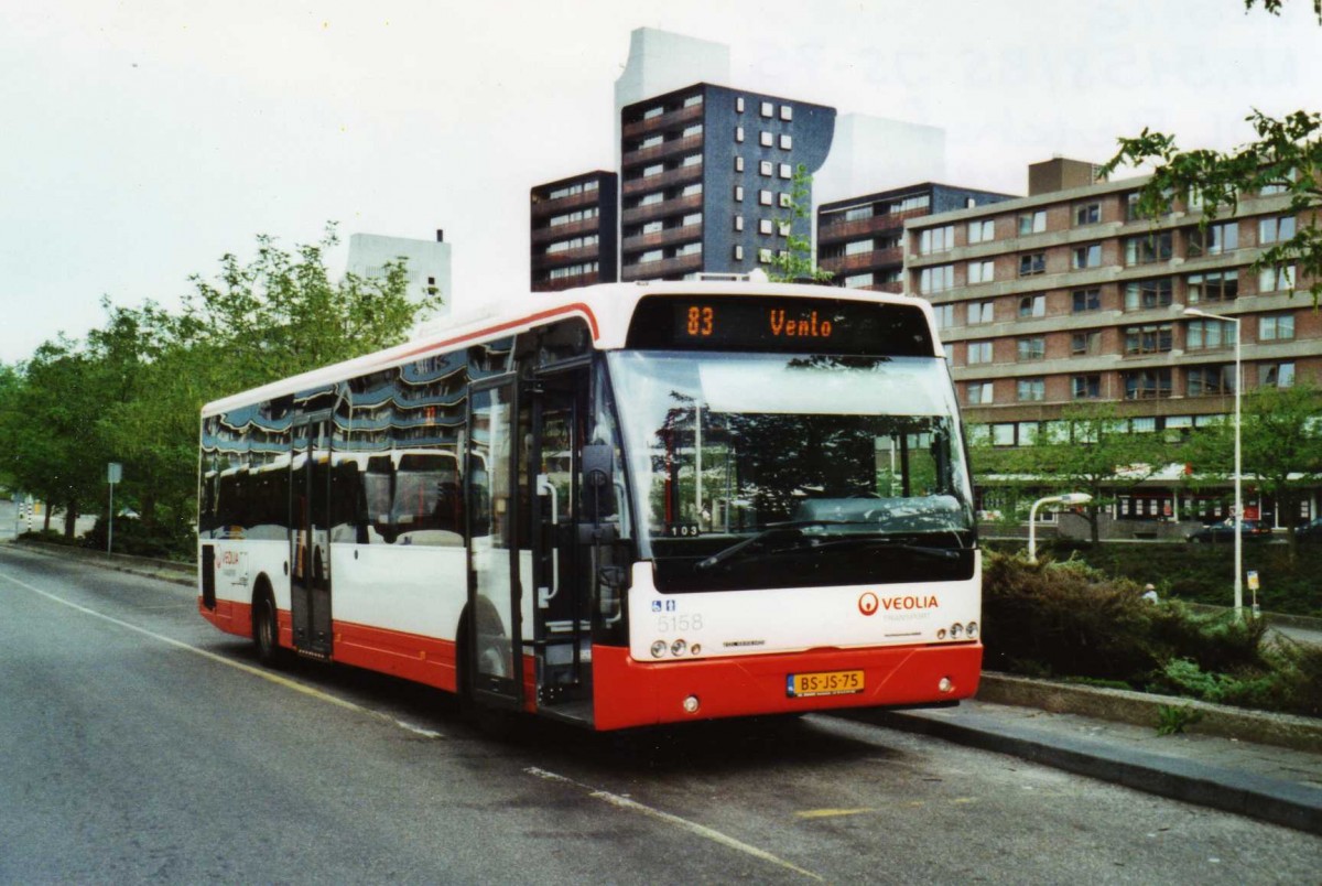 (118'301) - VEOLIA - Nr. 5158/BS-JS-75 - VDL Berkhof am 5. Juli 2009 beim Bahnhof Nijmegen