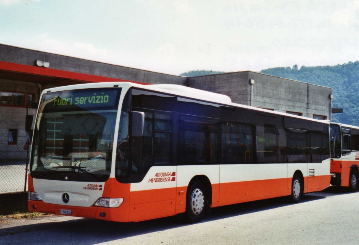 (121'035) - AMSA Chiasso - Nr. 14/TI 145'614 - Mercedes (ex Rizzi, Lugano) am 12. September 2009 in Balerna, Garage