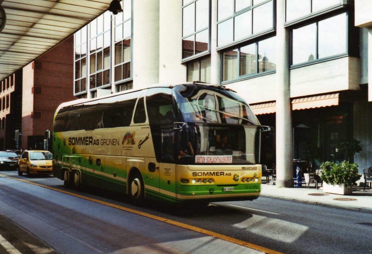 (121'129) - Sommer, Grnen - BE 26'858 - Neoplan am 12. September 2009 in Lugano, Centro