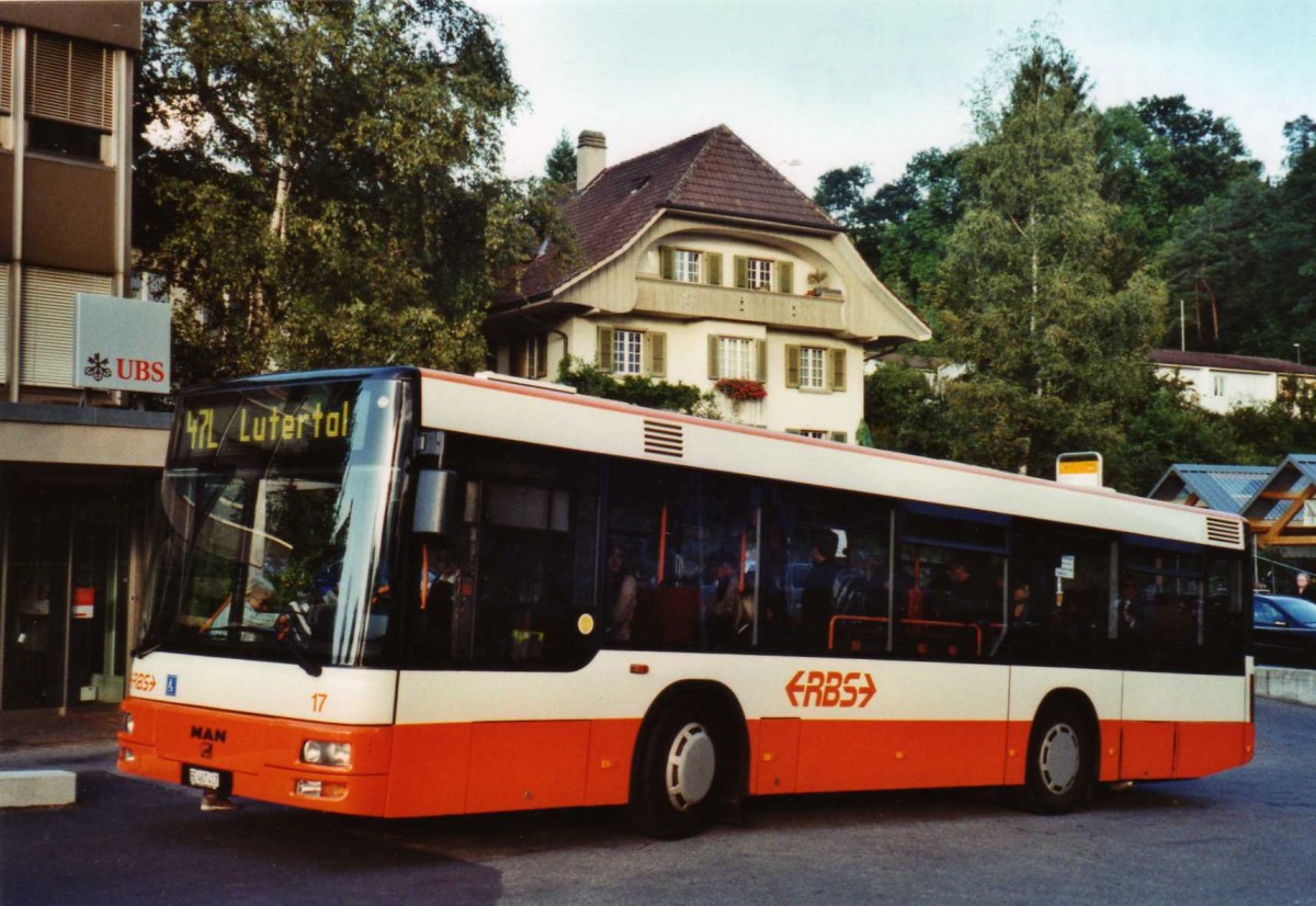 (121'234) - RBS Worblaufen - Nr. 17/BE 467'417 - MAN am 14. September 2009 beim Bahnhof Bolligen