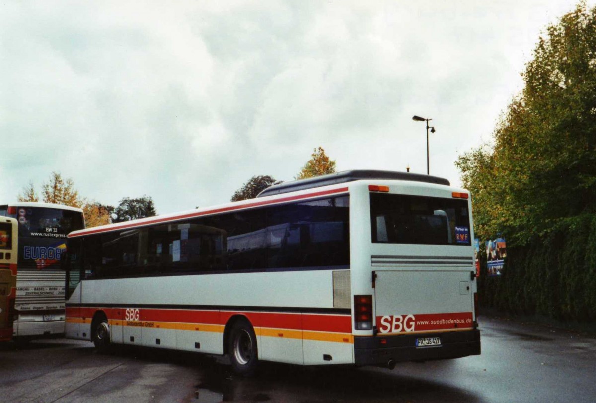 (121'505) - SBG Freiburg - FR-JS 417 - Setra am 18. Oktober 2009 in Rust, Europapark