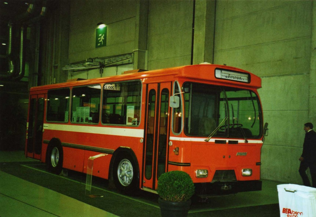 (121'909) - BBA Aarau (RWB) - Nr. 121 - FBW/Hess am 13. November 2009 in Bern, Suissetraffic