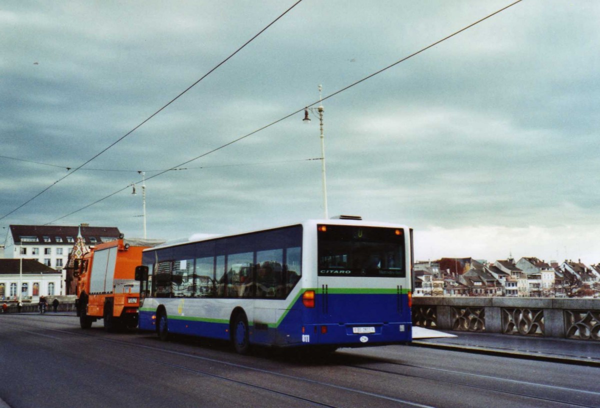 (122'107) - BVB Basel - Nr. 811/BS 2811 - Mercedes (ex TPL Lugano Nr. 4) am 17. November 2009 in Basel, Mittlere Rheinbrcke