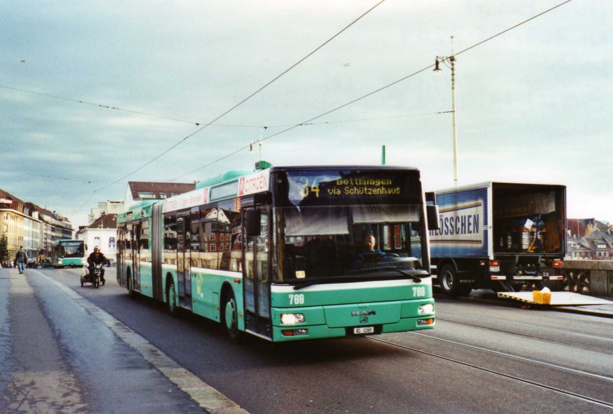 (122'110) - BVB Basel - Nr. 769/BS 3269 - MAN am 17. November 2009 in Basel, Mittlere Rheinbrcke