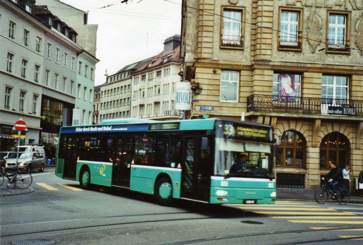 (122'125) - BVB Basel - Nr. 825/BS 2829 - MAN am 17. November 2009 in Basel, Schifflnde