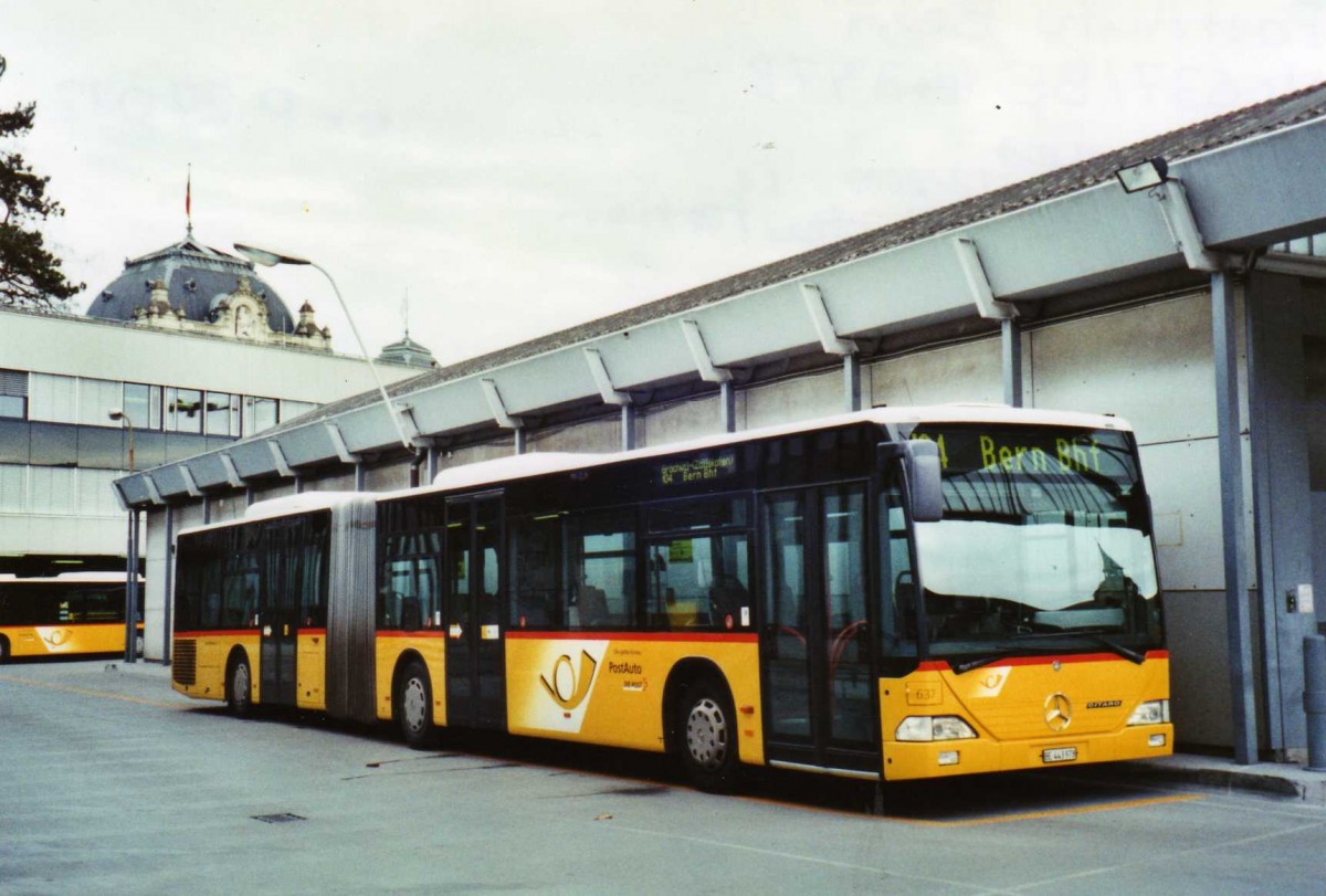 (122'507) - PostAuto Bern - Nr. 637/BE 443'978 - Mercedes (ex P 27'012) am 5. Dezember 2009 in Bern, Postautostation