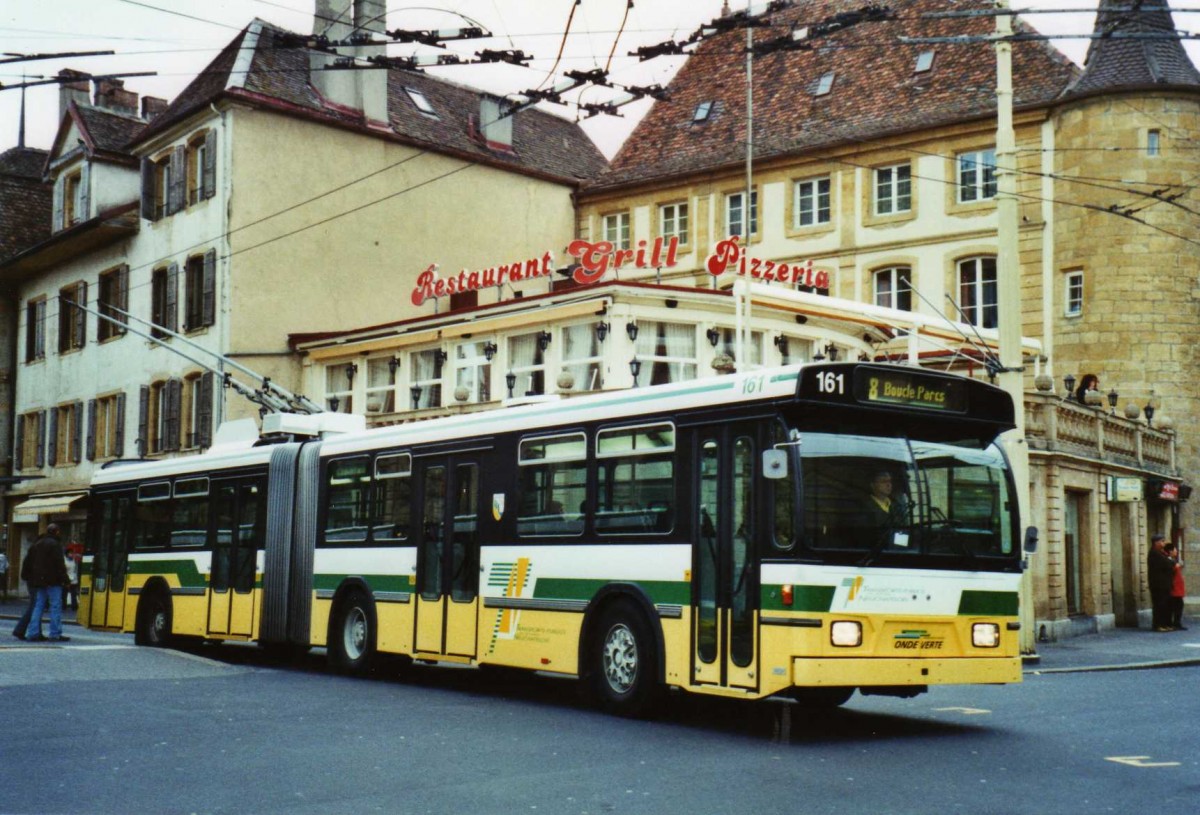 (122'532) - TN Neuchtel - Nr. 161 - FBW/Hess Gelenktrolleybus am 5. Dezember 2009 in Neuchtel, Place Pury