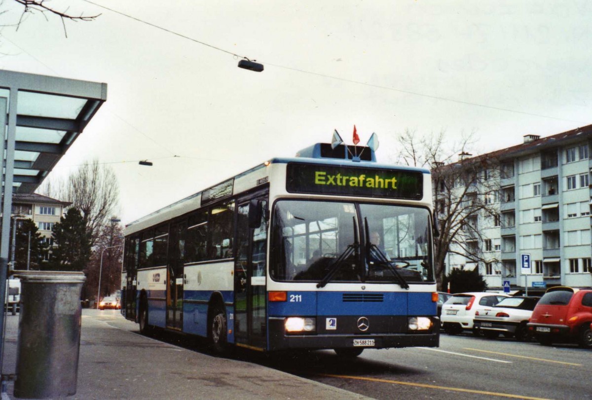 (123'001) - VBZ Zrich - Nr. 211/ZH 588'211 - Mercedes am 13. Dezember 2009 in Zrich, Im Gut