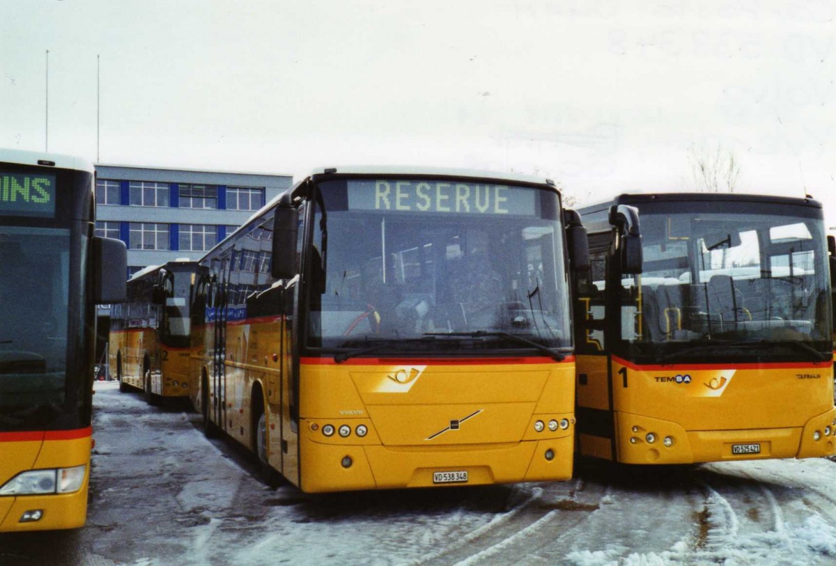 (123'315) - CarPostal Ouest - VD 538'348 - Volvo am 23. Dezember 2009 in Yverdon, Garage