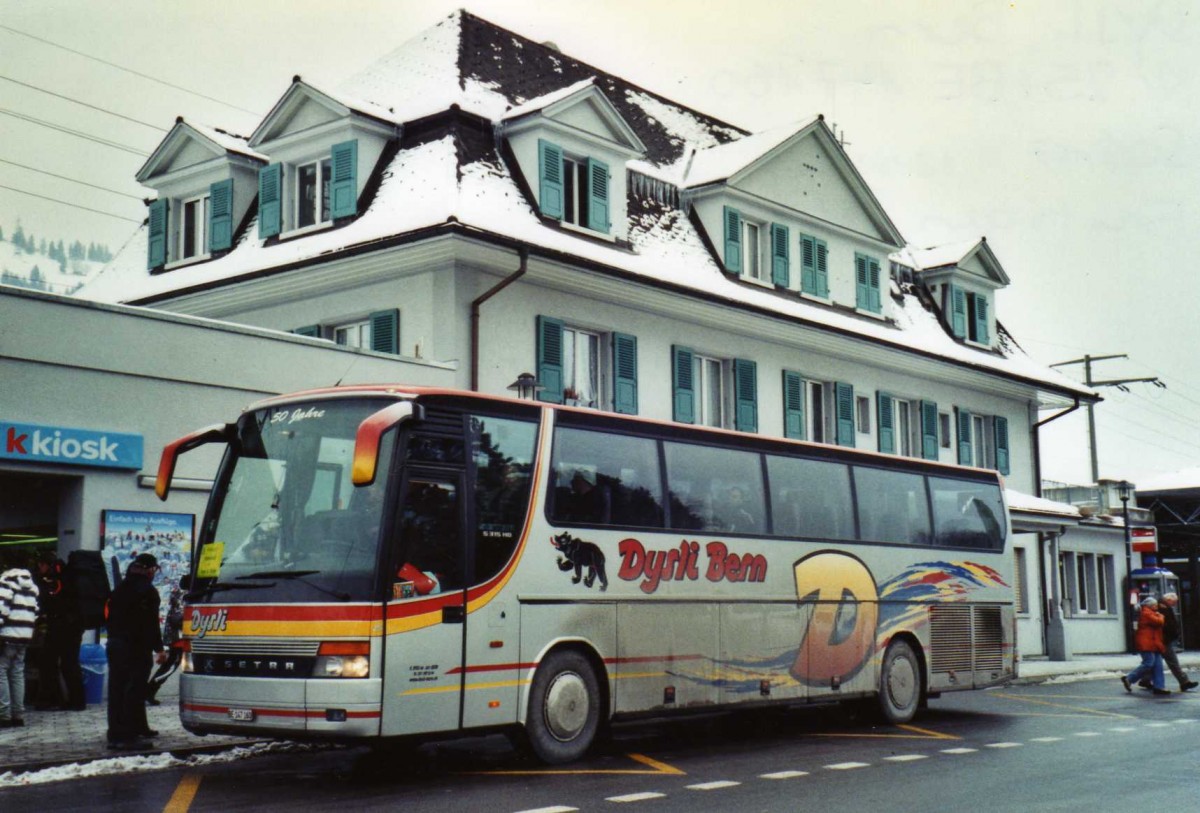 (124'106) - Dysli, Bern - Nr. 25/BE 147'160 - Setra (ex Nvermann, D-Mettmann) am 10. Januar 2010 beim Bahnhof Frutigen