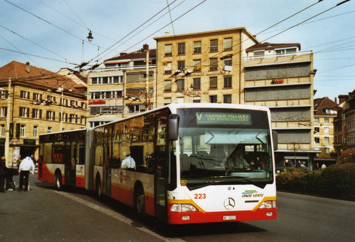 (125'303) - VR La Chaux-de-Fonds - Nr. 223/NE 30'223 - Mercedes am 22. Mrz 2010 in Neuchtel, Place Pury