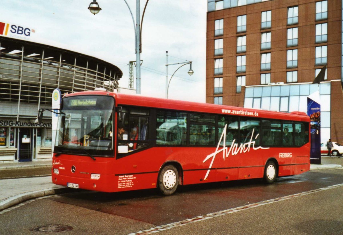 (125'312) - Avanti, Freiburg - FR-AV 144 - Mercedes am 3. April 2010 beim Bahnhof Freiburg