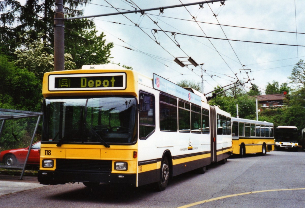 (126'307) - VBSH Schaffhausen - Nr. 118 - NAW/Hess Gelenktrolleybus am 16. Mai 2010 in Schaffhausen, Busdepot