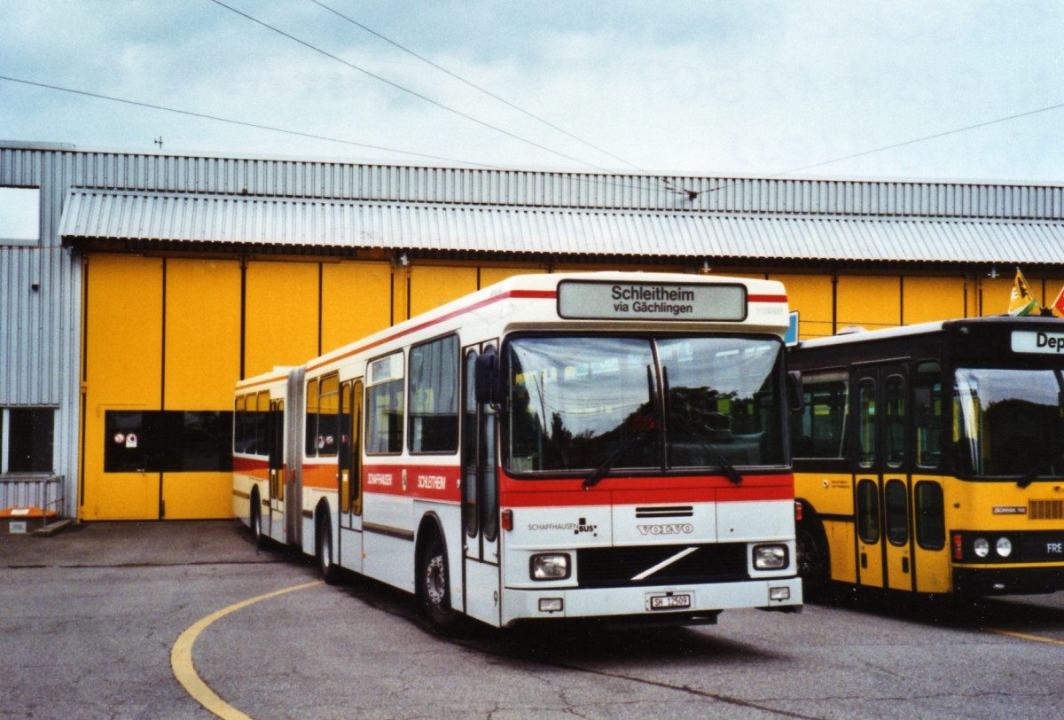 (126'317) - SB Schaffhausen - Nr. 9/SH 12'509 - Volvo/Hess (ex RVSH Schaffhausen Nr. 9; ex ASS Schleitheim Nr. 9; ex ASS Schleitheim Nr. 19) am 16. Mai 2010 in Schaffhausen, Busdepot VBSH