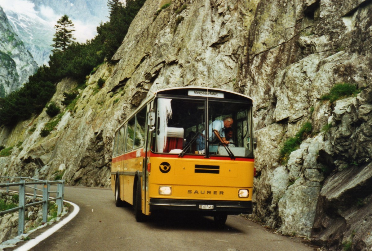 (127'419) - AVG Meiringen - Nr. 74/BE 607'481 - Saurer/R&J (ex P 24'357) am 4. Juli 2010 auf der alten Grimselstrasse