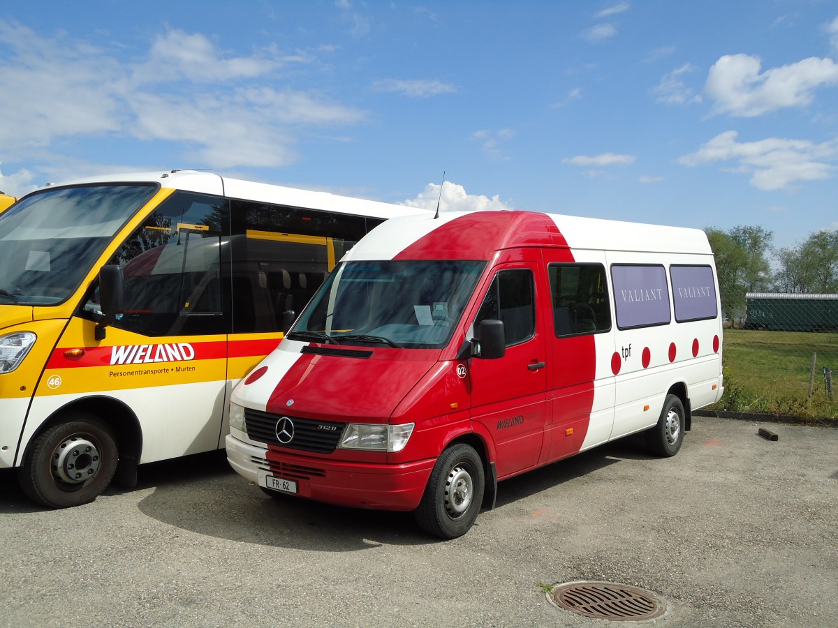 (128'063) - Wieland, Murten - Nr. 2/FR 62 - Mercedes am 26. Juli 2010 in Murten, Garage