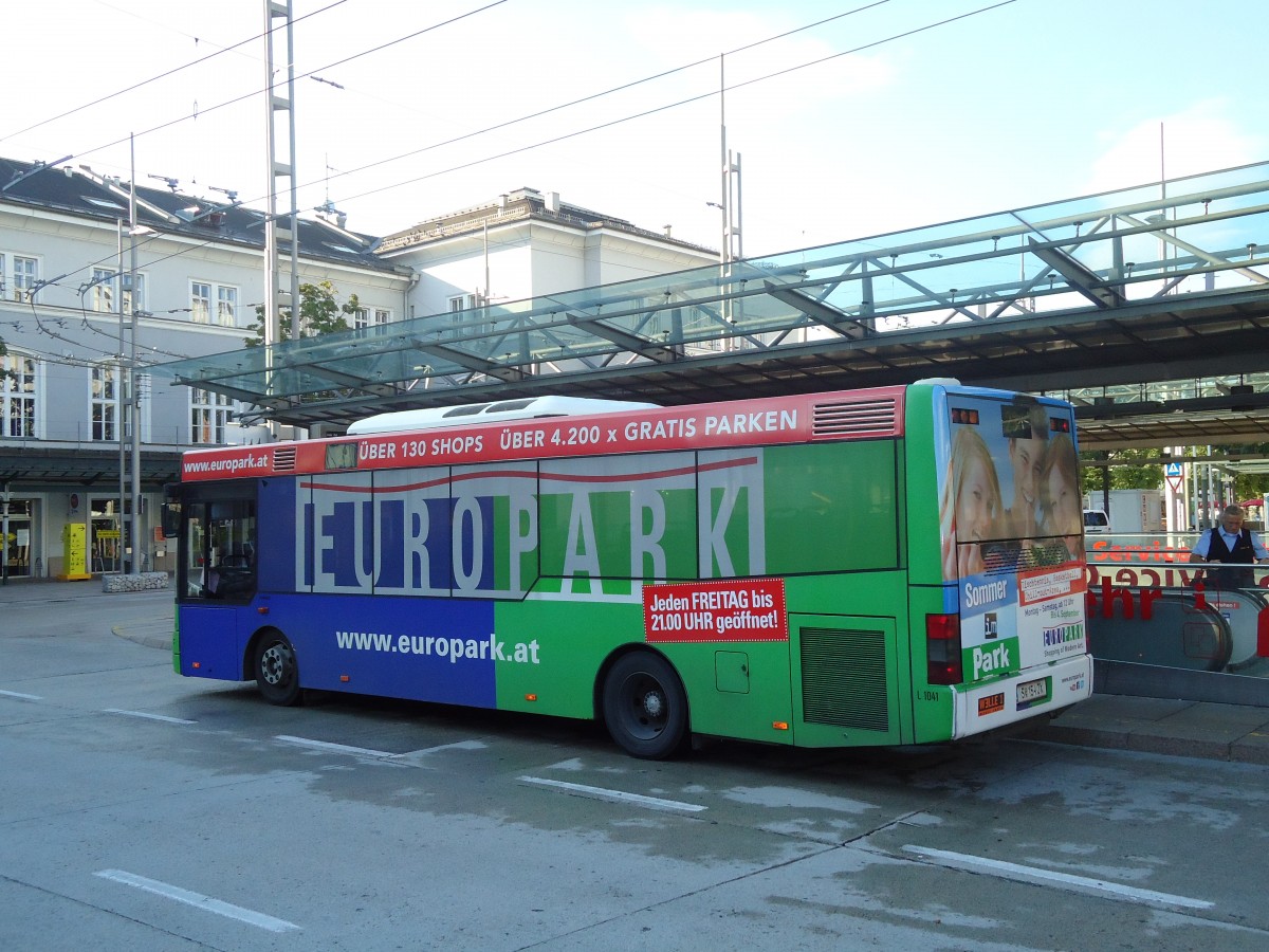 (128'314) - Albus, Salzburg - Nr. L1041/S 154 JX - MAN am 8. August 2010 beim Bahnhof Salzburg