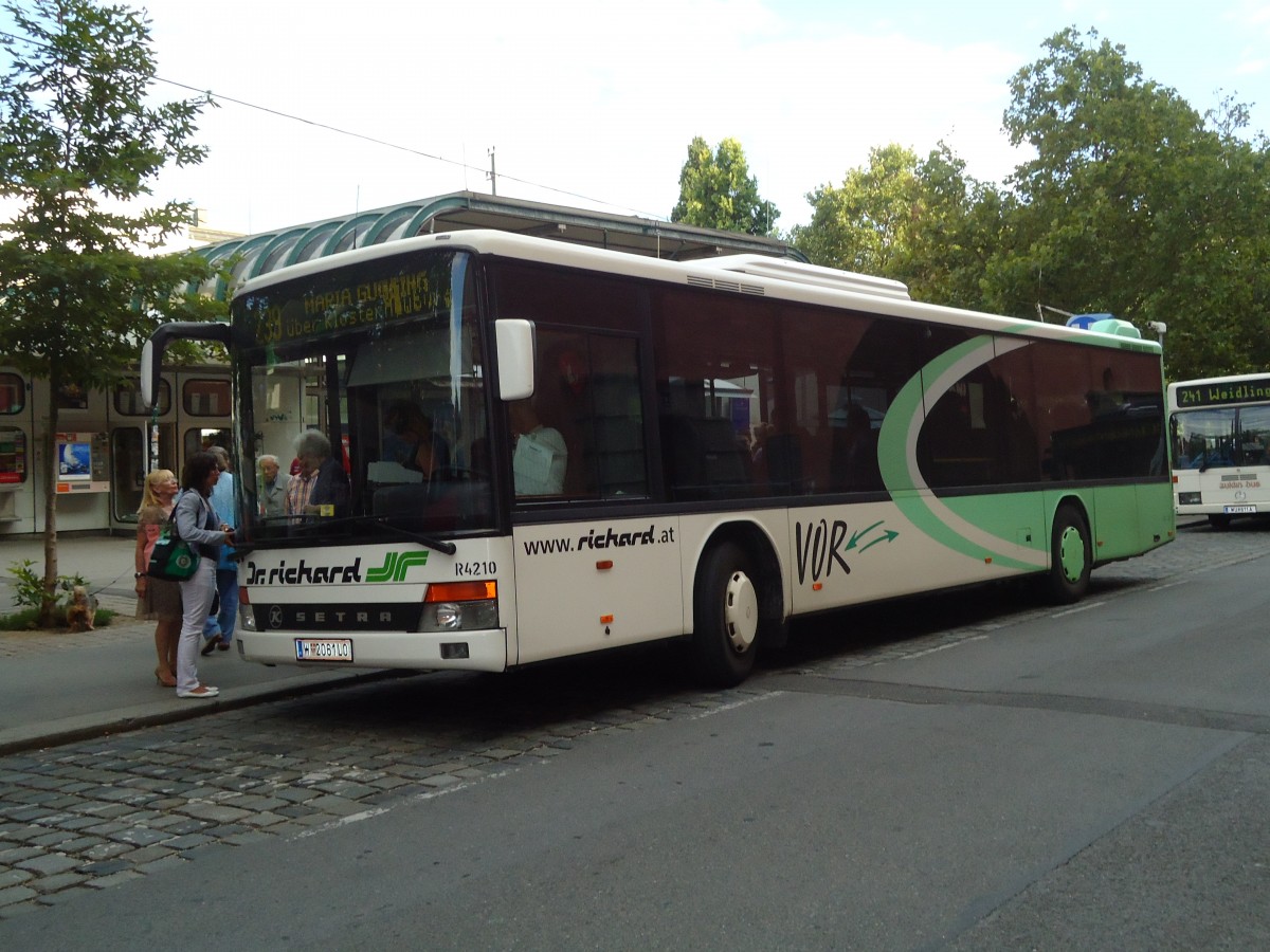 (128'430) - Dr. Richard - Nr. R4210/W 2061 LO - Setra am 9. August 2010 in Wien, Heiligenstadt