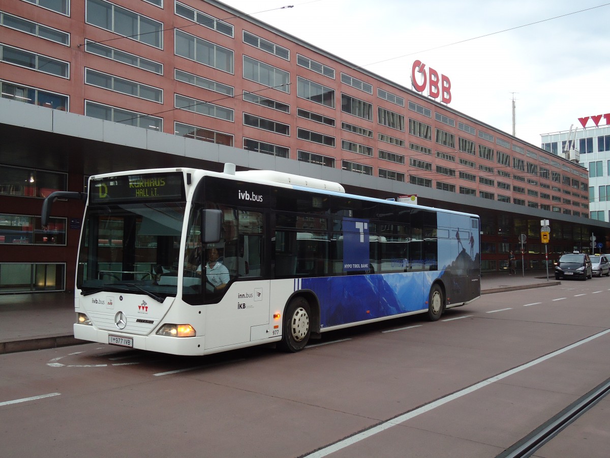 (128'638) - IVB Innsbruck - Nr. 977/I 977 IVB - Mercedes am 11. August 2010 beim Bahnhof Innsbruck