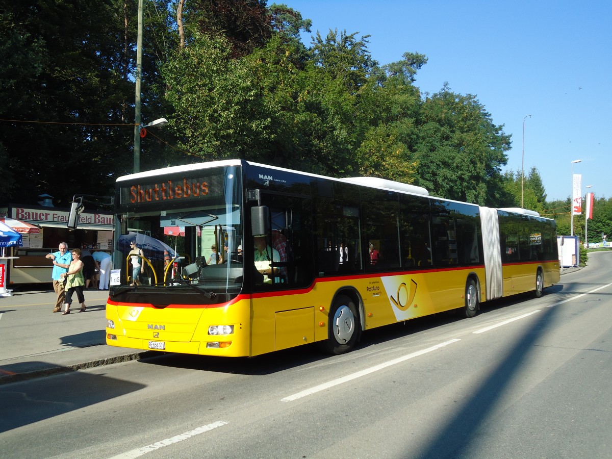 (128'893) - PostAuto Bern - Nr. 664/BE 656'301 - MAN am 21. August 2010 in Frauenfeld, Sportplatz