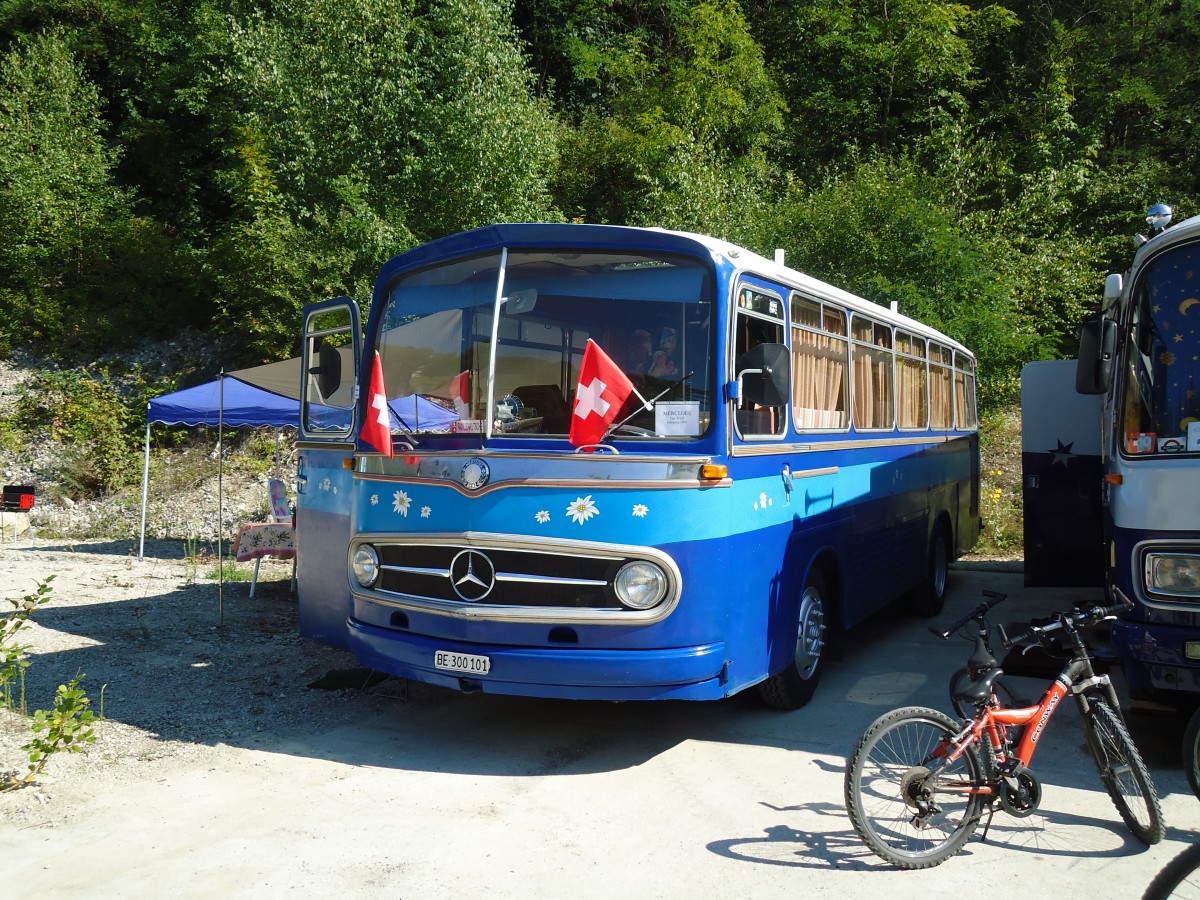 (128'974) - Mller, Lenk - BE 300'101 - Mercedes am 22. August 2010 in Thayngen, Wohnbustreffen