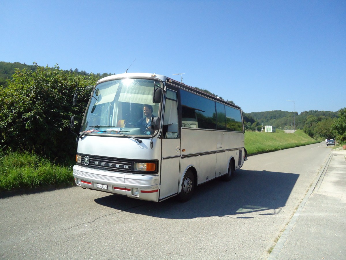 (129'013) - ??? - ZH 345'371 - Setra am 22. August 2010 in Thayngen