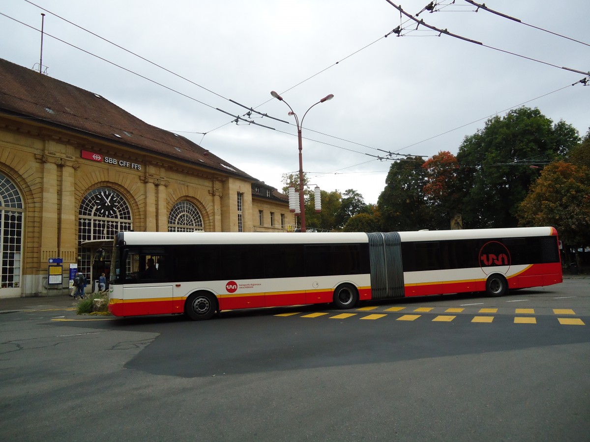 (130'199) - VR La Chaux-de-Fonds - Nr. 261/NE 20'261 - Solaris am 4. Oktober 2010 beim Bahnhof La Chaux-de-Fonds