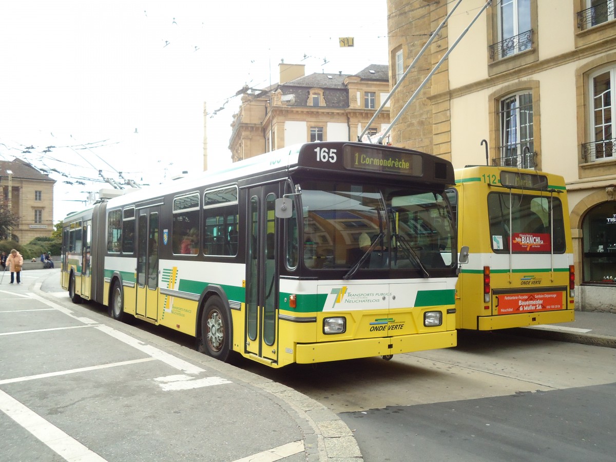 (130'207) - TN Neuchtel - Nr. 165 - FBW/Hess Gelenktrolleybus am 4. Oktober 2010 in Neuchtel, Place Pury