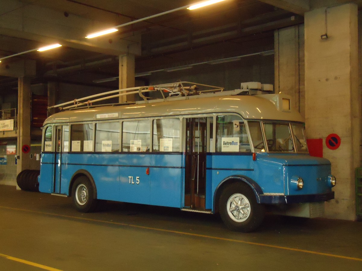 (130'922) - TL Lausanne (Rtrobus) - Nr. 5 - FBW/Eggli Trolleybus (ex Nr. 505; ex Nr. 5) am 13. November 2010 in Lausanne, Dpt Prlaz