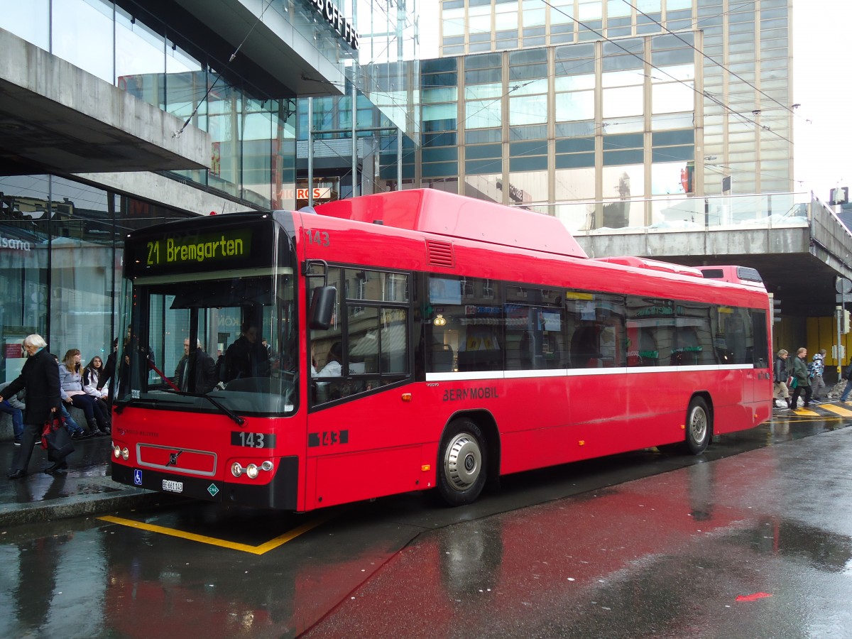 (131'339) - Bernmobil, Bern - Nr. 143/BE 661'143 - Volvo am 7. Dezember 2010 beim Bahnhof Bern