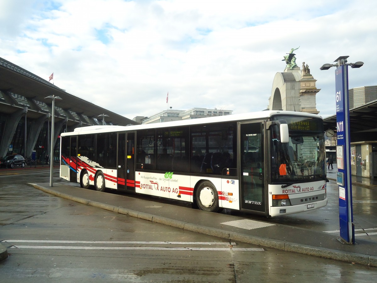 (131'411) - ARAG Ruswil - Nr. 18/LU 15'541 - Setra am 8. Dezember 2010 beim Bahnhof Luzern