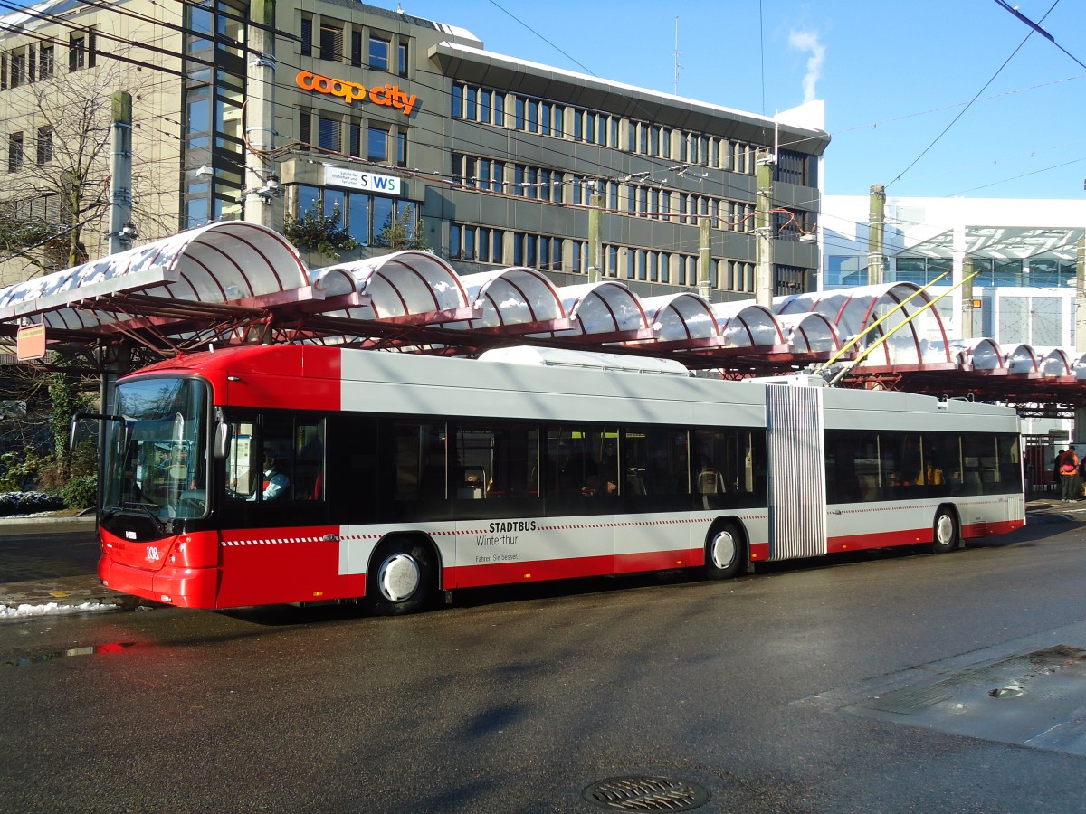 (131'513) - SW Winterthur - Nr. 108 - Hess/Hess Gelenktrolleybus am 9. Dezember 2010 beim Hauptbahnhof Winterthur