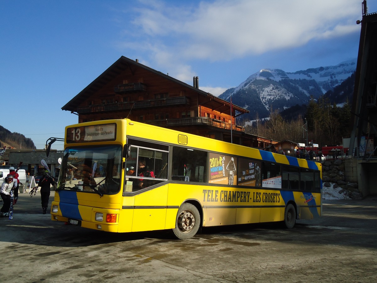 (132'277) - TPC Aigle - VS 324'574 - MAN (ex ASm Langenthal) am 22. Januar 2011 beim Bahnhof Champry