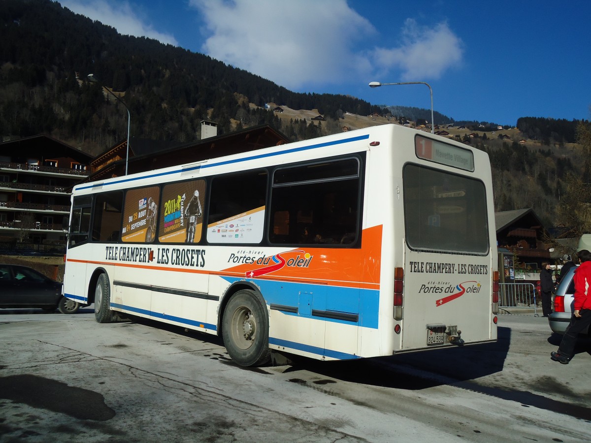 (132'388) - TPC Aigle - VS 324'539 - Volvo am 22. Januar 2011 beim Bahnhof Champry