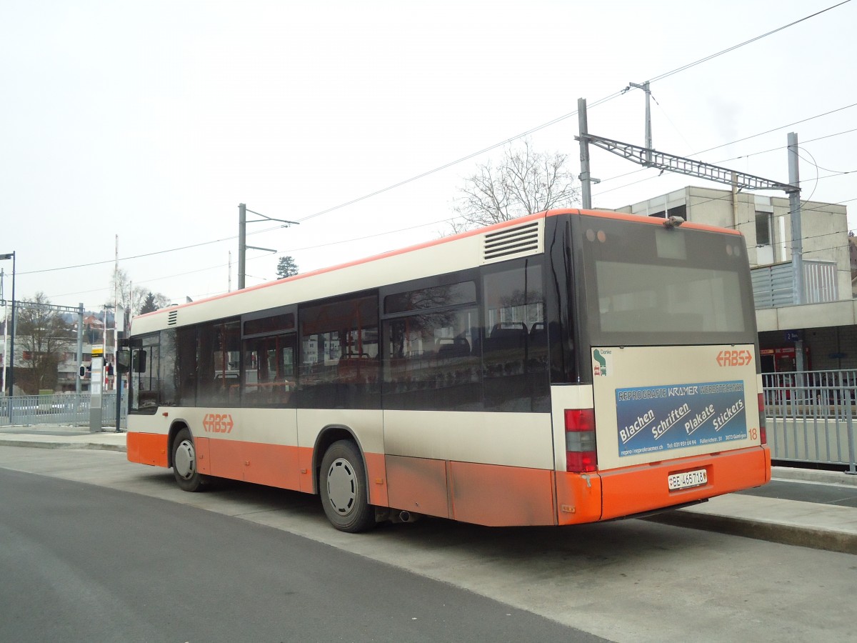 (132'422) - RBS Worblaufen - Nr. 18/BE 465'718 - MAN am 24. Januar 2011 beim Bahnhof Bolligen