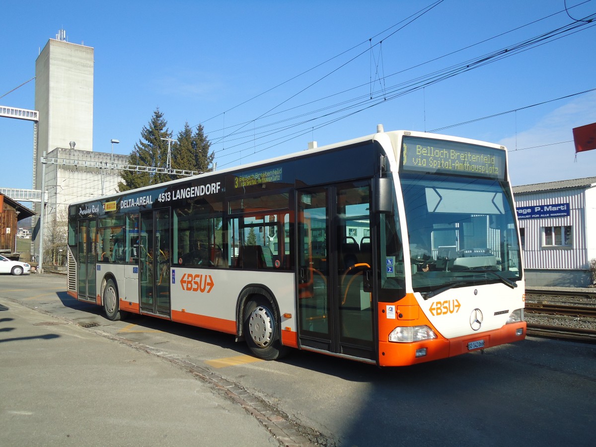 (132'446) - BSU Solothurn - Nr. 66/SO 142'066 - Mercedes am 24. Januar 2011 beim Bahnhof Lohn-Lterkofen