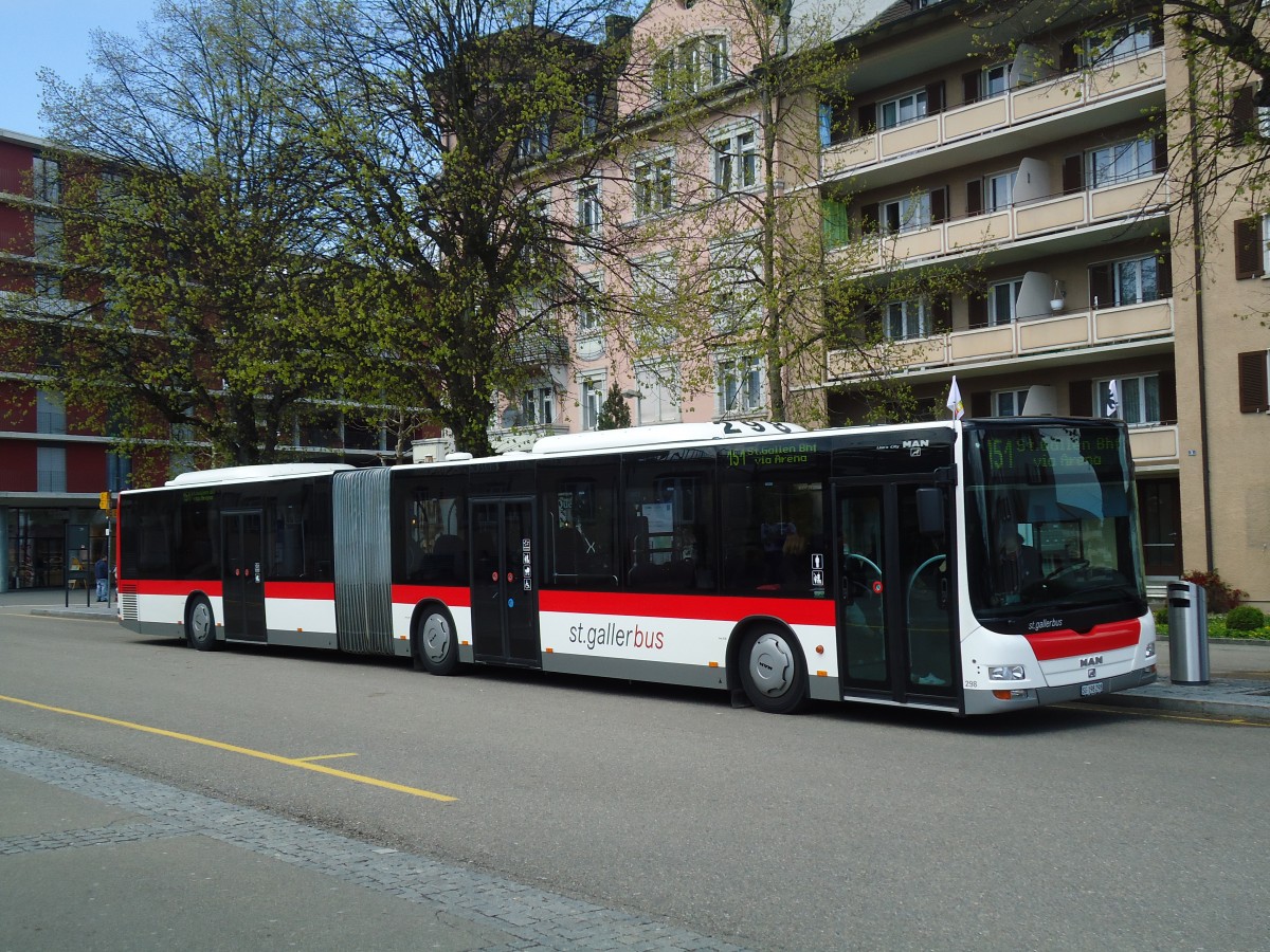 (133'217) - St. Gallerbus, St. Gallen - Nr. 298/SG 198'298 - MAN am 13. April 2011 beim Bahnhof Gossau