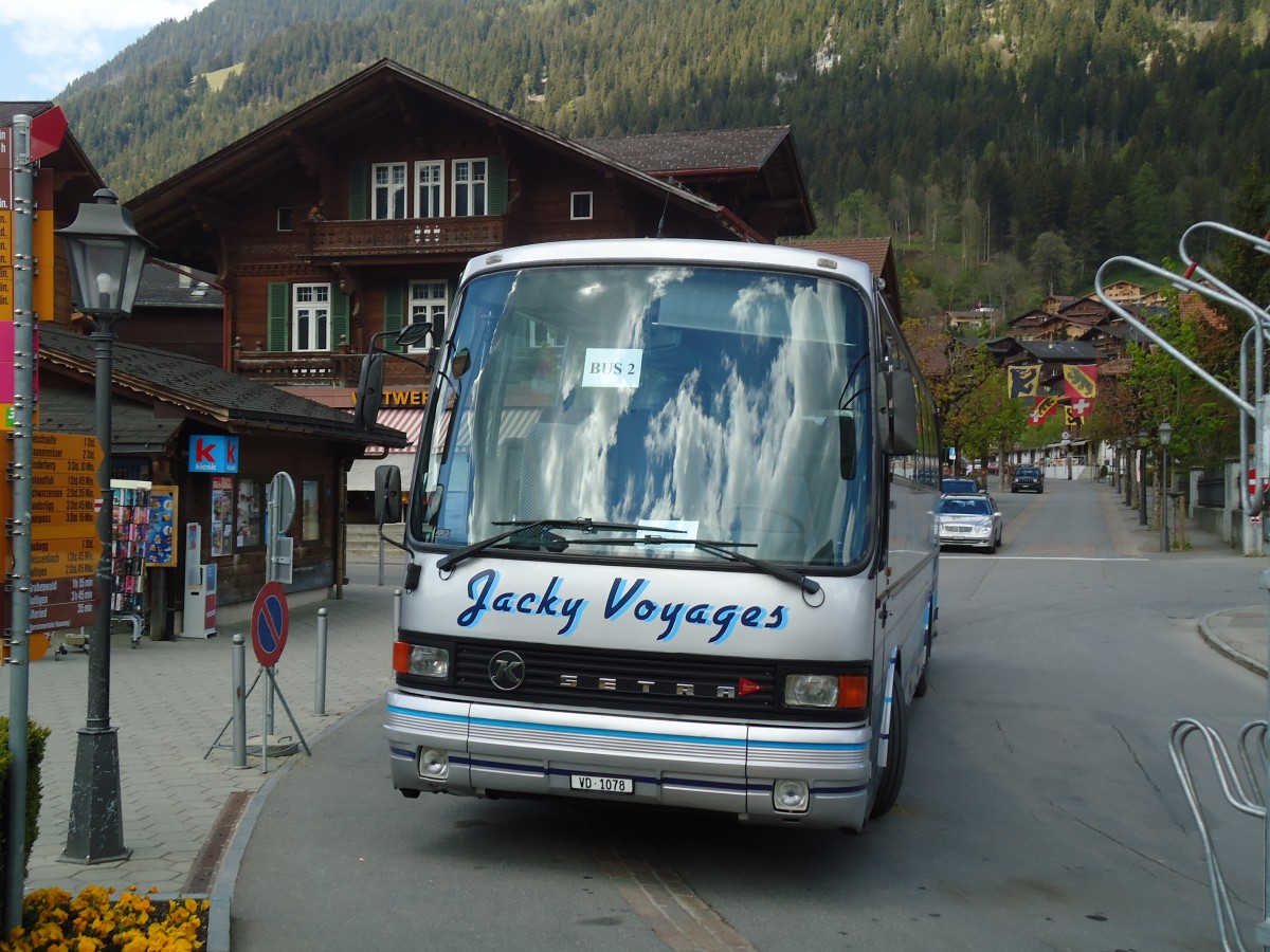 (133'503) - Jacky Voyages, Chteau-d'Oex - VD 1078 - Setra am 30. April 2011 beim Bahnhof Zweisimmen