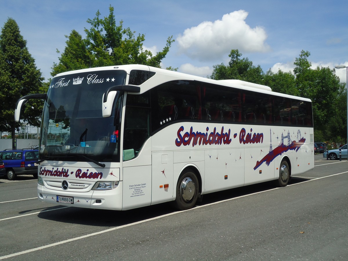 (134'205) - Aus Oesterreich: Schober, Kirchberg - TU 866 CW - Mercedes am 17. Juni 2011 bei der Schifflndte Thun